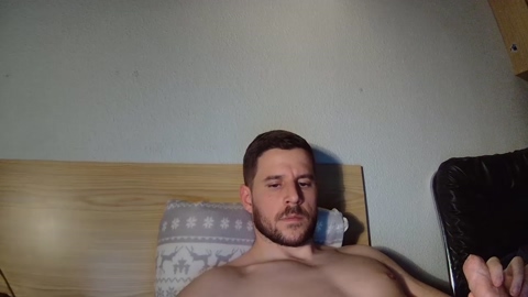 milkhotcam23  19-02-2023